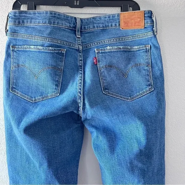 Levi’s 711 Women's Cotton Skinny Distressed Patch Jeans‎ 29 - Image 6