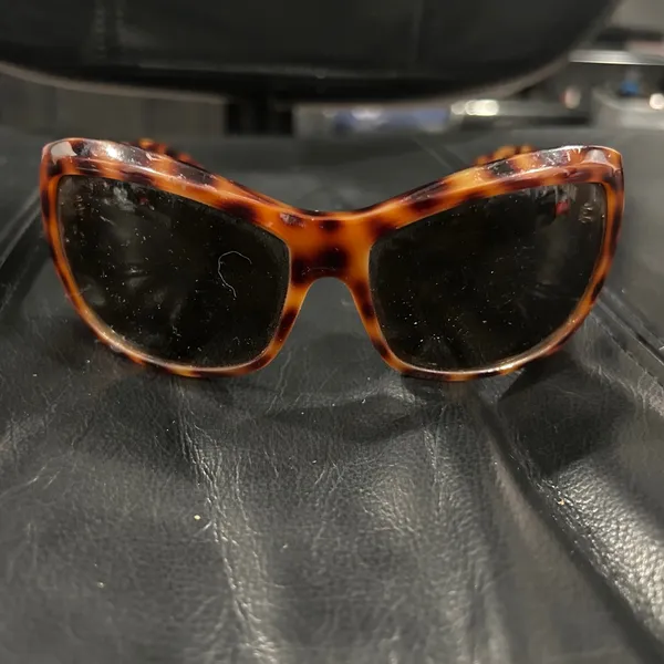 Chic Tortoise Shell Sunglasses Brown - Image 8