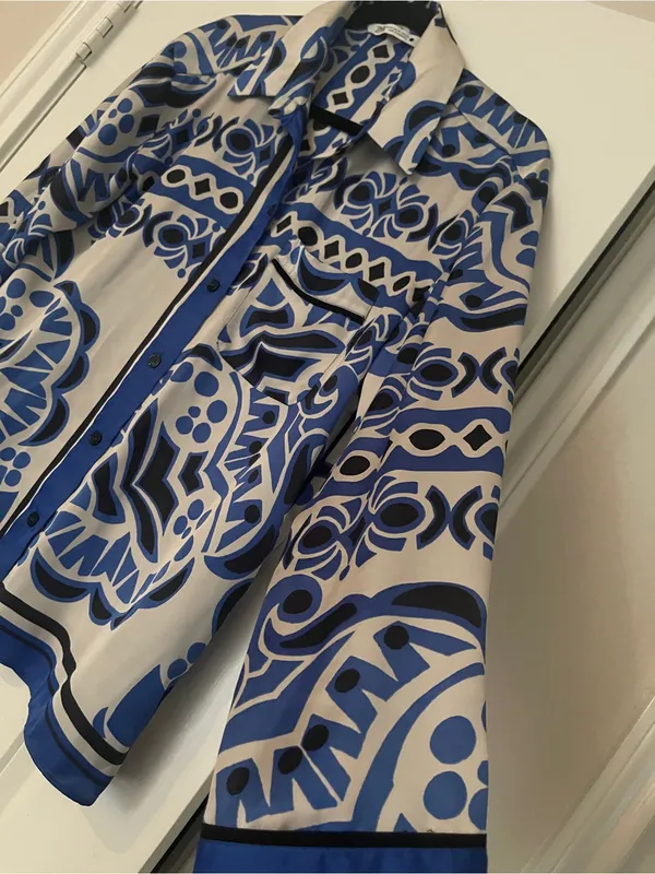 ZARA Blue & White Patterned Satin Button-Down 💙✨ - Image 4