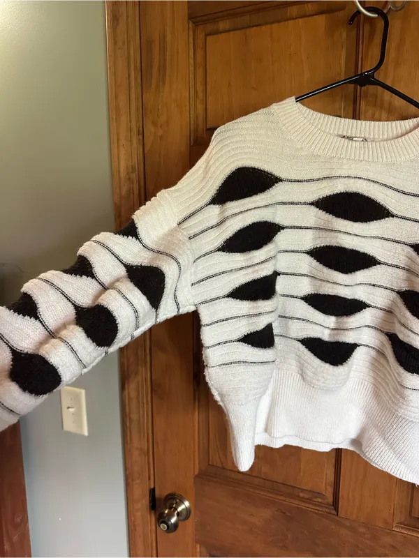 Nanette Lepore Cream vintage Sweater with brown Wave design Size Large - Image 4