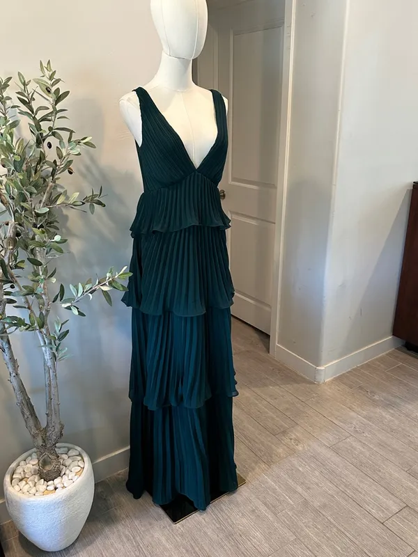 Lulus Emerald Green Tiered Pleated Gown New! - Image 9