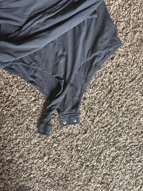 SKIMS Long Sleeve Bodysuit - Image 4