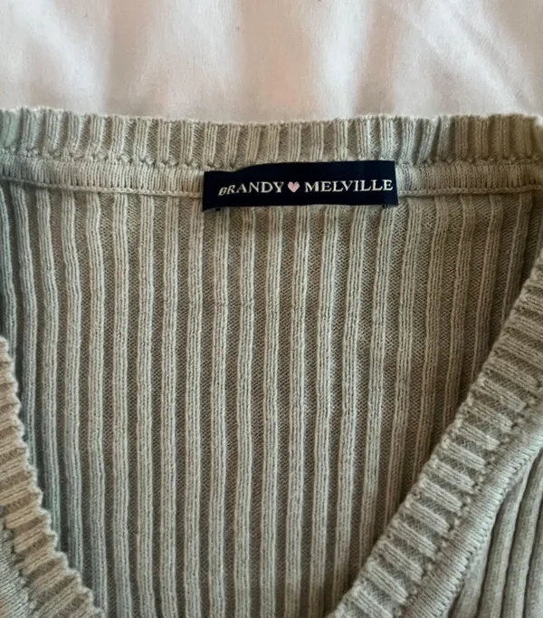 Brandy Melville Milena Sweater - Image 3