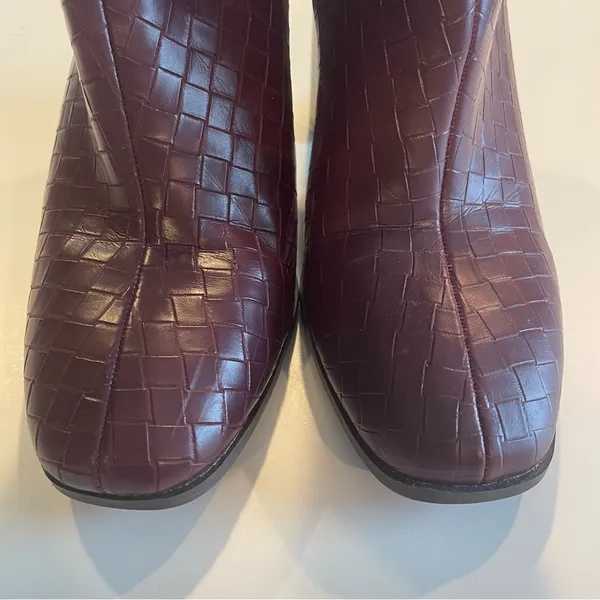 Journee Collection Women’s Boots Size 9 Wine Square Toe Block Heel Back Zip Up - Image 11