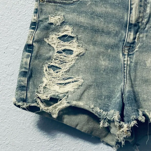 Size 4 American Eagle Curvy High Rise Denim Shorts Women's Distressed Stretch Ac - Image 2