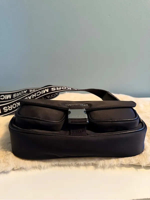 Michael Kors Khai Medium Nylon Messenger Bag - Image 7