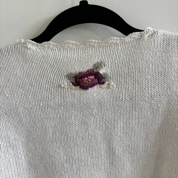 Handmade Vintage Women's Unique Floral Knit White Sweater Button Details Medium - Image 8