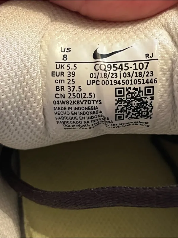 Nike Legend Essential 2 - Image 7