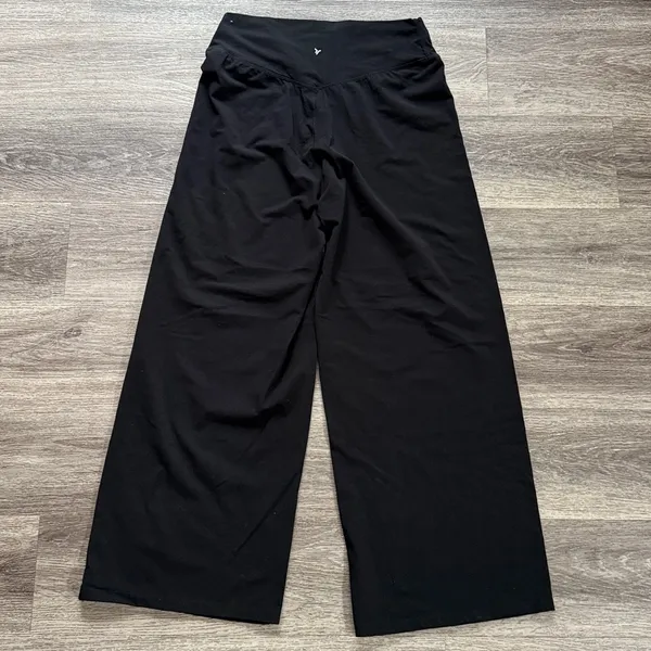 Old Navy Black Wide-Leg Active Pants - Image 2