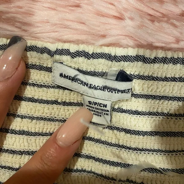 American Eagle Woman’s crop top - Image 3