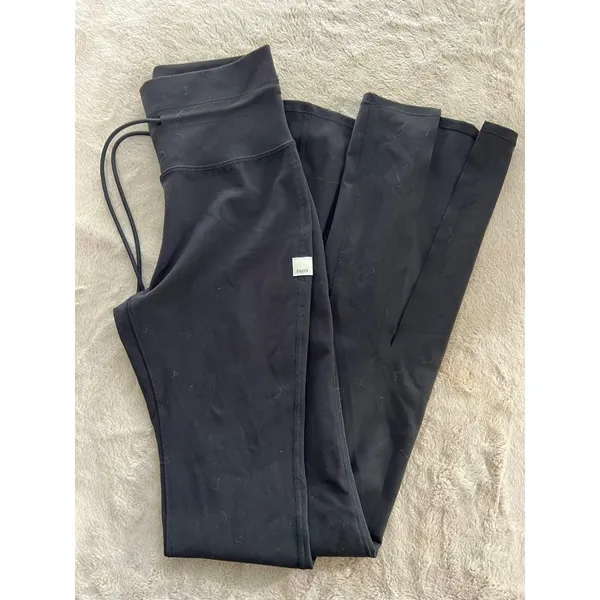 Vuori Womens XS Black High-Waisted Split Hem Leggings - Image 10