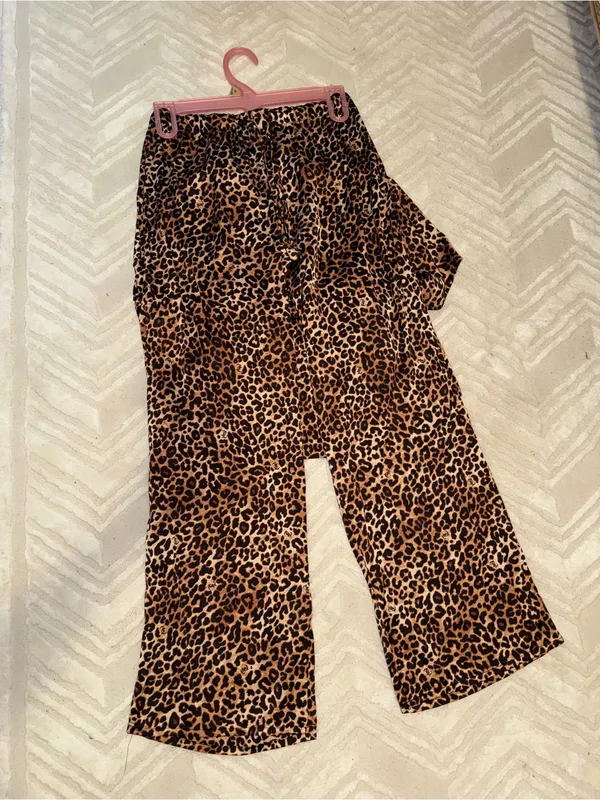 New! Women Juicy Couture Leopard Print Pajama Set with Pink Bralette. Small - Image 8