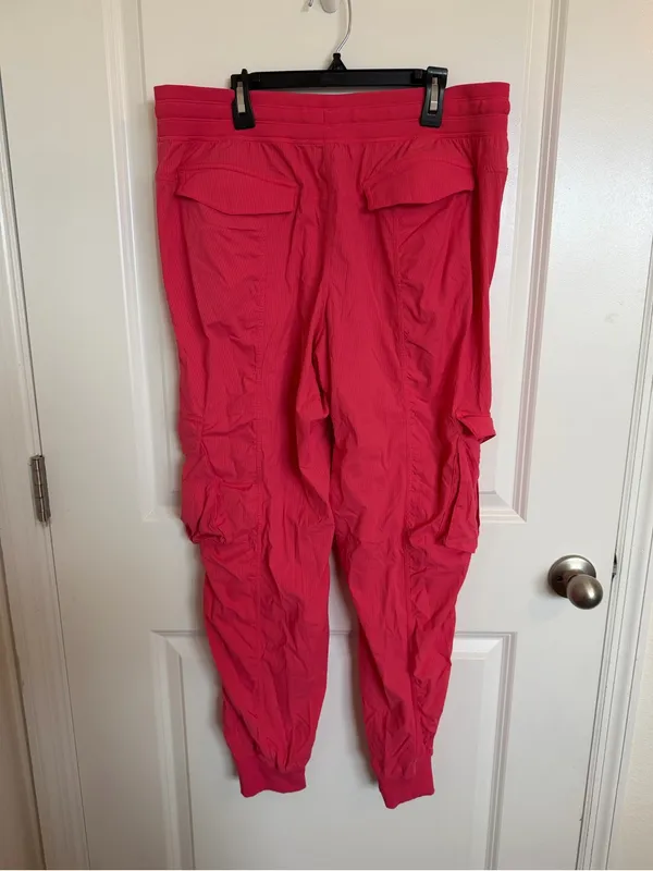Lululemon Dance Studio Relaxed-Fit Mid-Rise Cargo Jogger Large - Image 4
