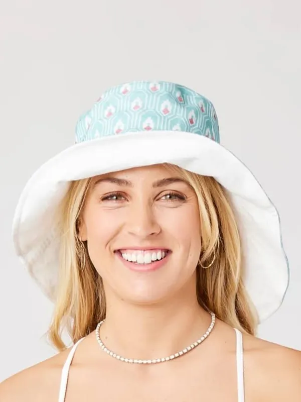 Carve Designs NWT Reversible Bucket Hat in Cinema Cloud Aqua Pattern and White - Image 3
