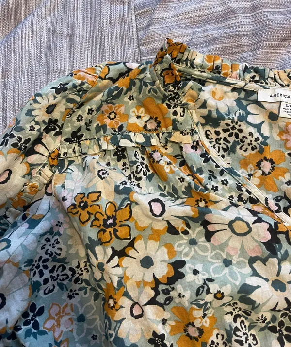 American Eagle Outfitters Floral Top - Image 5