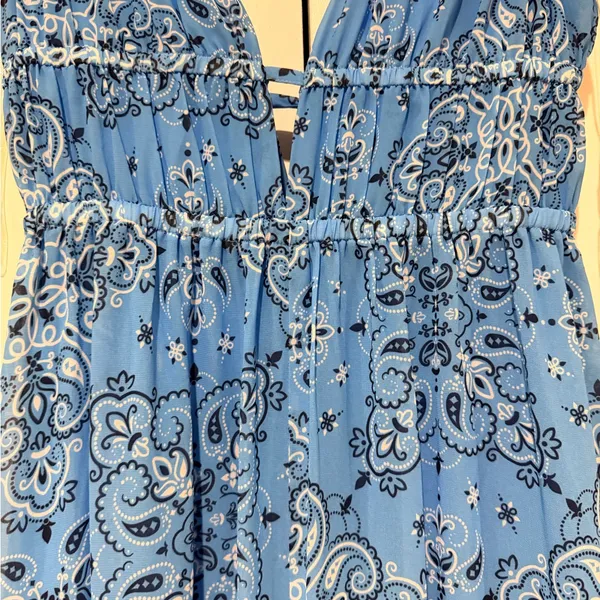 bebe Blue bandana Patterned blue‎ Maxi Dress medium - Image 3