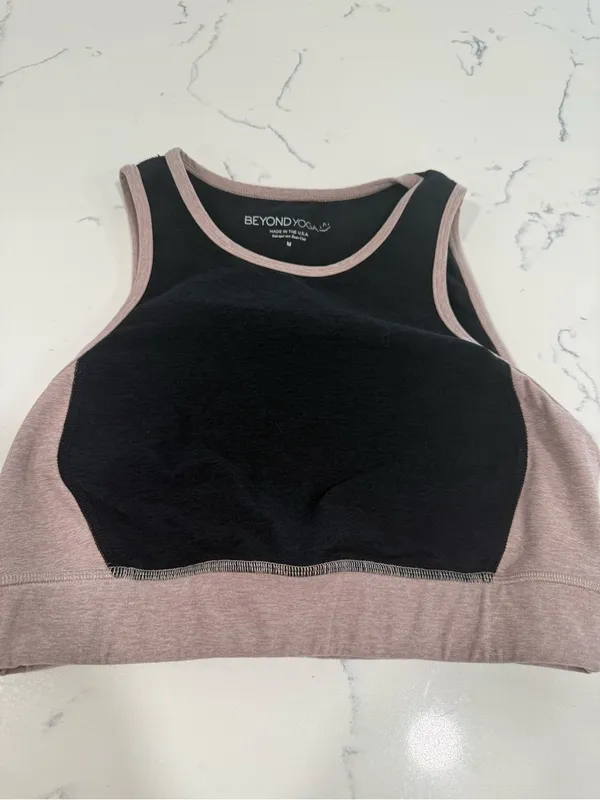 Beyond Yoga Black and Mauve Colorblock Crop Sports Bra - Image 2