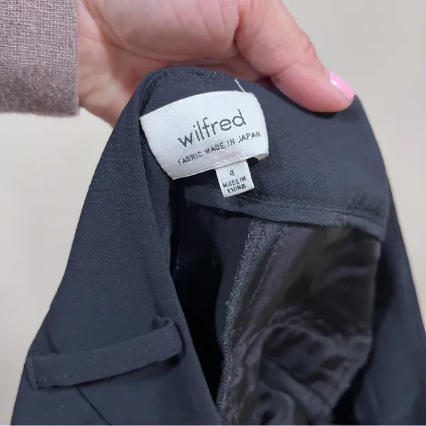 Aritzia Wilfred Dashwood Pant - Black Crepette High-waisted pleated trousers 4 - Image 9