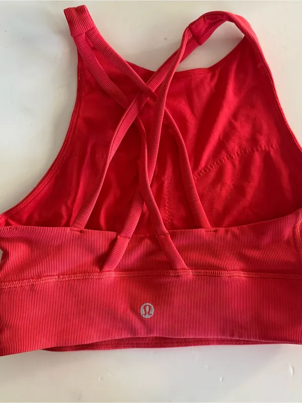 Lululemon Energy Bra High Neck Long Line in Carnation Red. Size 4 - Image 4