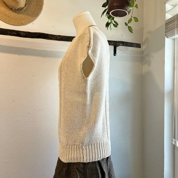 Vintage 90s Cream Cable Knit Sleeveless Chunky Pullover Sweater Size Medium - Image 3