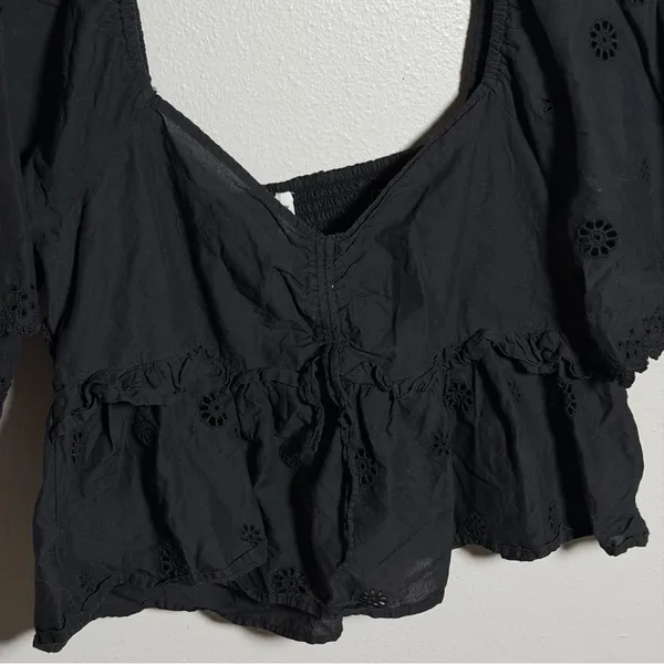 American Eagle Women's Black Peplum‎ Eyelet Off Shoulder Crop Top size L - Image 3