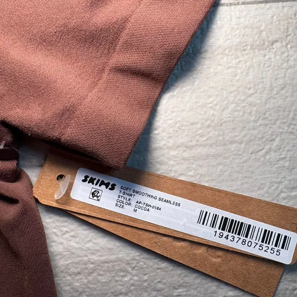 Skims soft smoothing seamless t-shirt in cocoa - Image 3