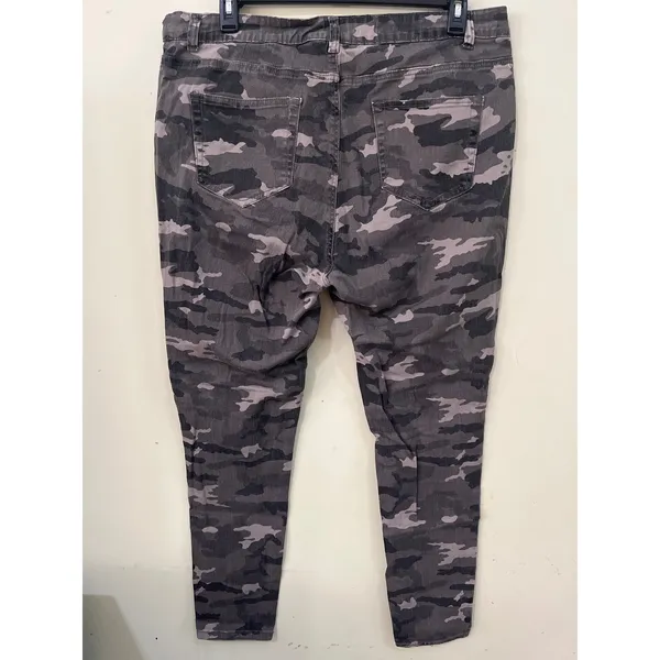 Simply Emma Jegging Denim Legging Green Camouflage Women’s 20W lightweight - Image 3