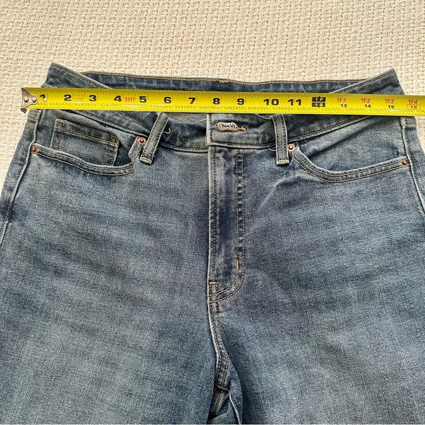 Old Navy Relaxed Fit Women’s Jeans in Blue - Image 7