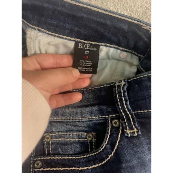 BKE Jeans Women's 27x28 Sabrina Stretch‎ Straight Dark Wash Denim Distress Crop - Image 5