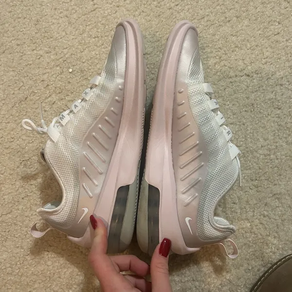 Nike Pink and White Sneakers - Image 3