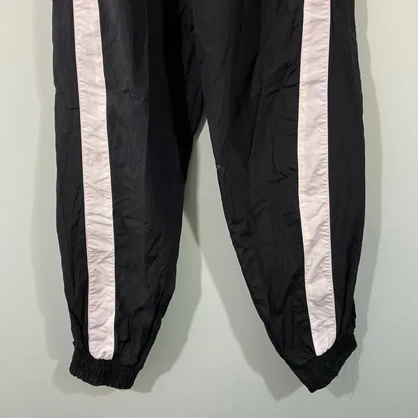 Reebok Women's Black Nylon Lightweight Windbreaker Pants Size XS - Image 3