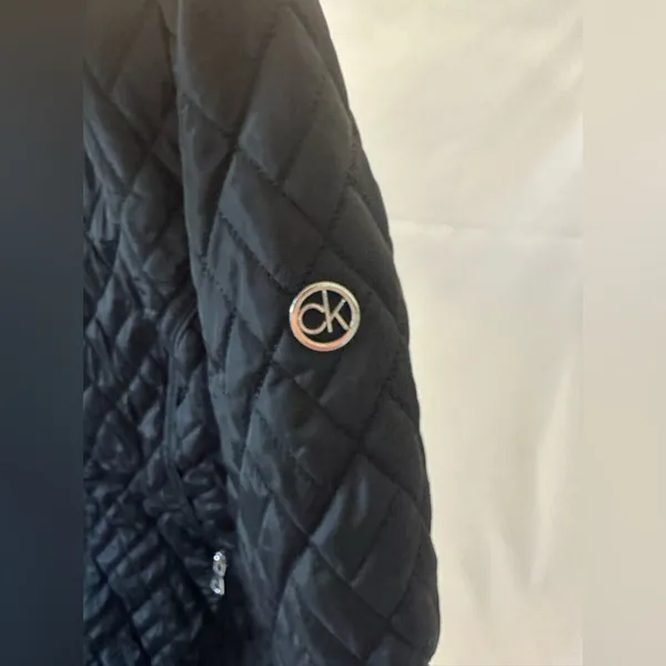 Calvin Klein women’s size large quilted black jacket - Image 6