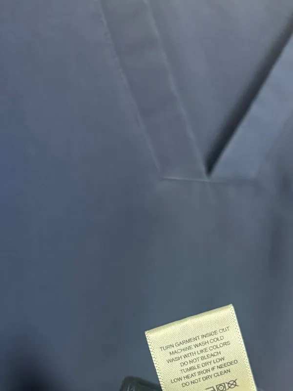 Figs navy technical collection scrub top size small - Image 8
