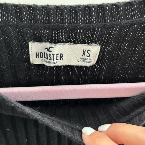 Hollister Black Ribbed Crewneck Long-Sleeve Fitted Sweater - Image 3