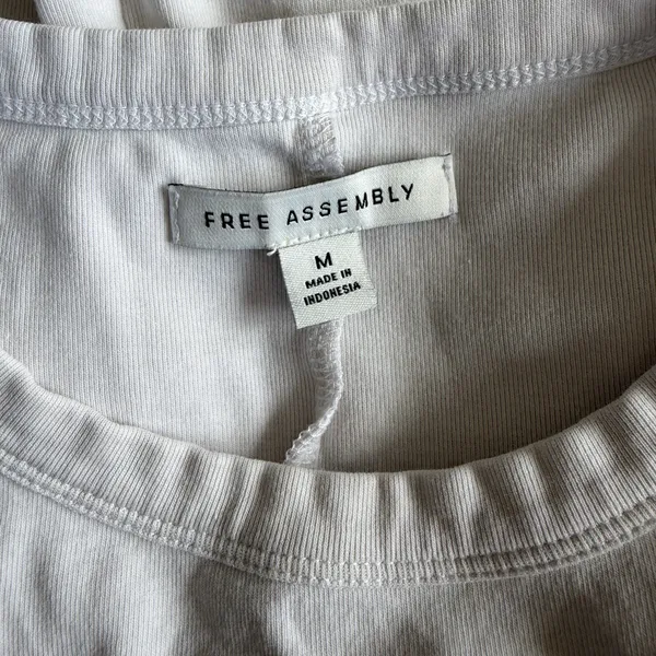 Free Assembly White Sleeveless Womens Top - Image 3