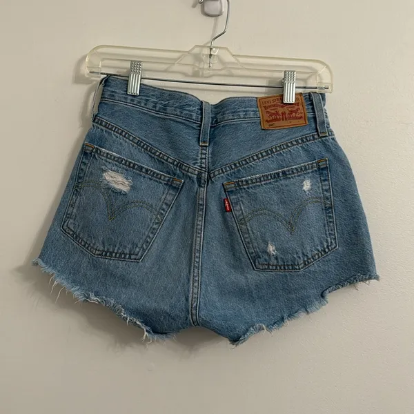 Levi's 501 Light Blue Frayed Denim Shorts Sz 25 - Image 4