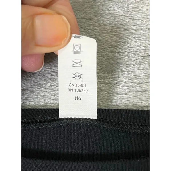 Lululemon Back In Action Long Sleeve Black Relaxed Athleisure Top Size 8 - Image 7
