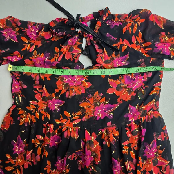 Vince Camuto Red Floral Open Back Tie Mini Dress Black Gold Metallic‎ Small - Image 8