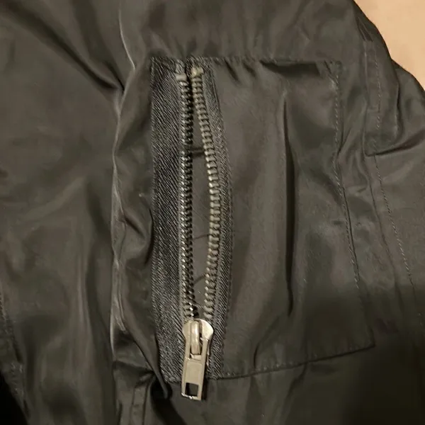 Article size M black with orange lining zip front bomber jacket EUC Size M - Image 8