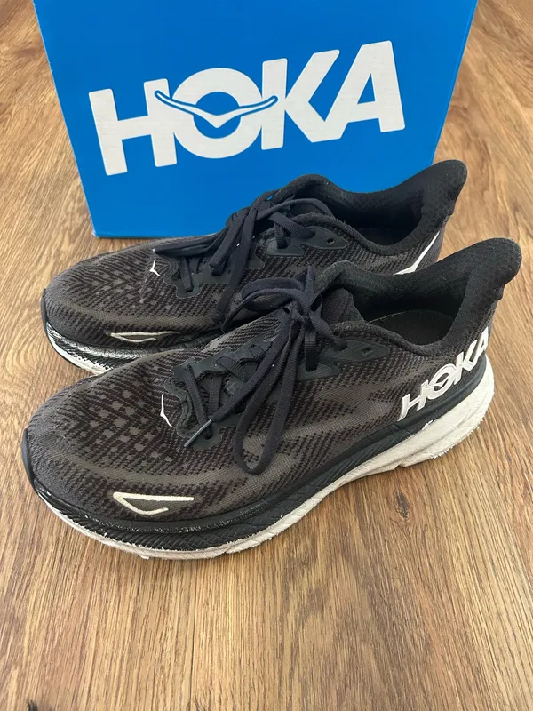 HOKA Clifton black athletic training running shoes sneakers women’s 9 Preowned - Image 2