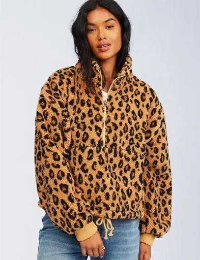 Billabong NWT  Cheetah Time Off Wubby Pullover. Size Medium - Image 3