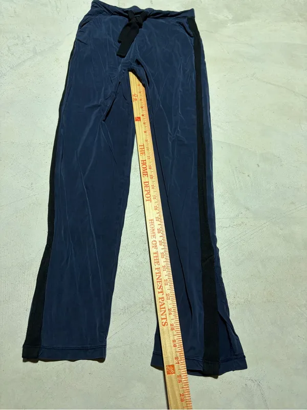 Summersalt Navy Drawstring lounge Pants with Black Side Stripe XS - Image 3
