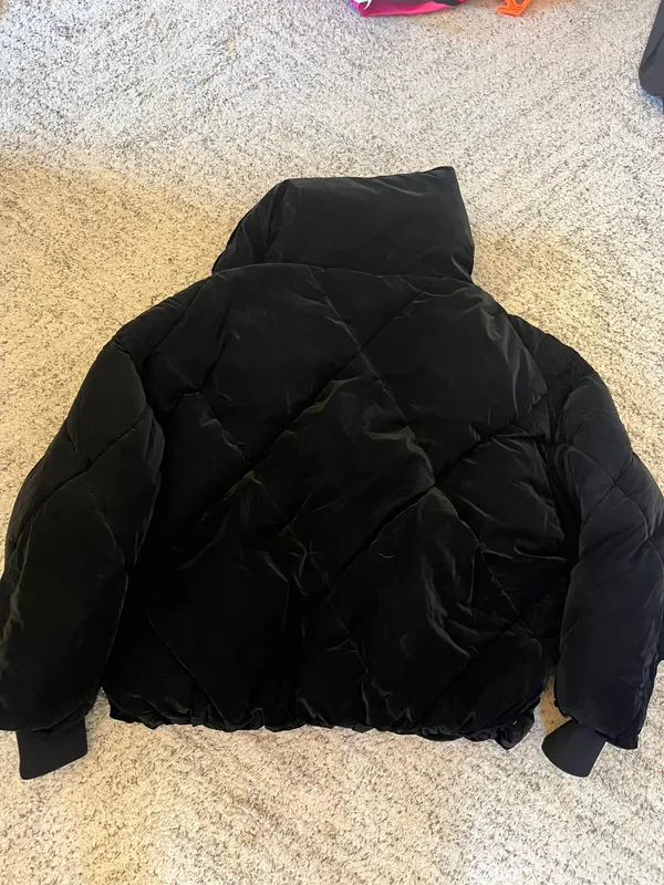 Zara Black Puffer Jacket Short - Image 2
