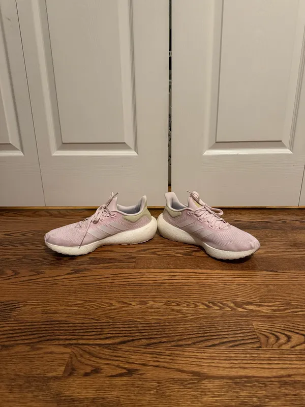Adidas Women's Soft Pink Sneakers - Image 3