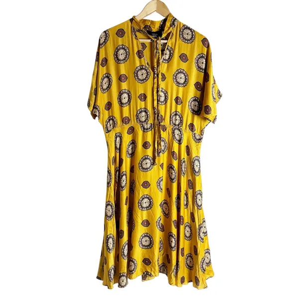 Nissa Marigold Medallion Print Silk Blend Short Sleeve A-Line Midi Dress Size 8 - Image 5