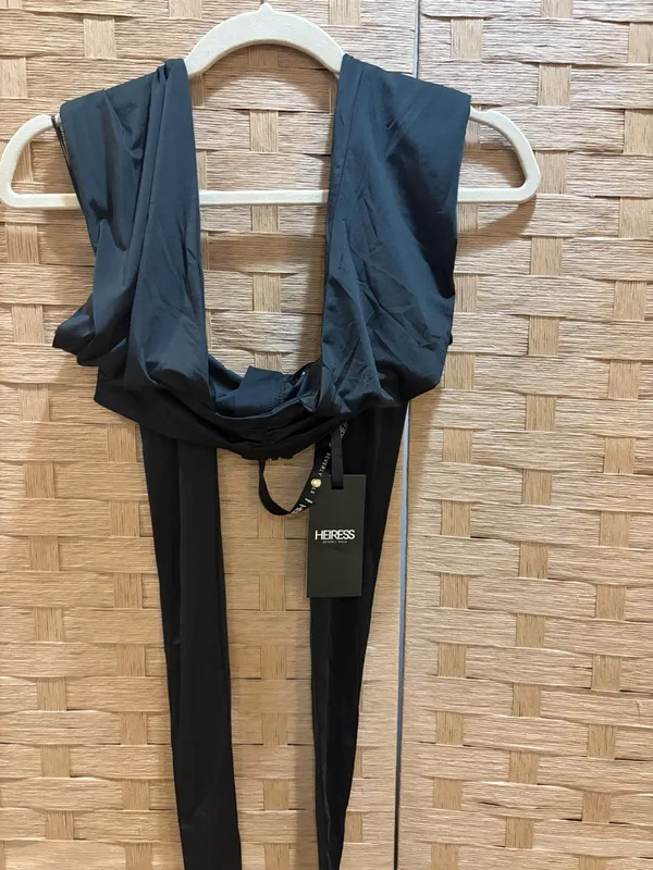 NWT Heiress Beverly Hills Black Halter Top Size M Tie Neck Open Front Crop Chic - Image 4