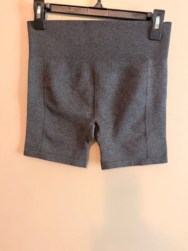 New Balance Large Womens Gray High-Waist Seamless Compression Shorts L - Image 3