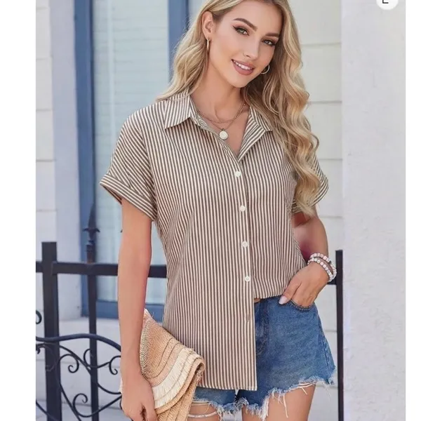 NWT ~ Women's Striped Casual Short Sleeve Summer Blouse Button Down Top ~ MEDIUM - Image 2