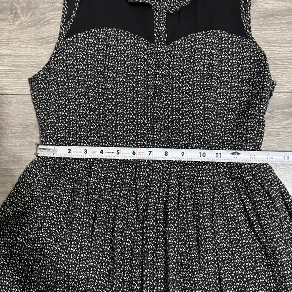 Ladakh Black White Geometric Print Fit Flare Zip Dress Women Size 4‎ Cutout - Image 13