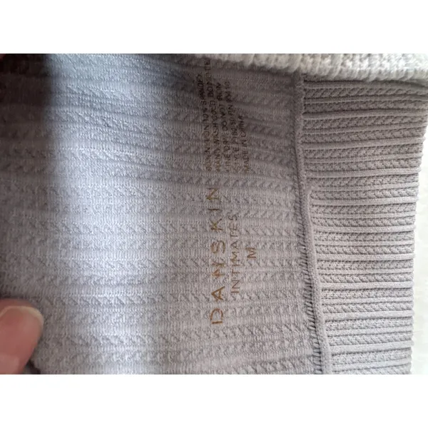 Danskin Intimates Gray Cable Knit Sports‎ Bra Adjustable Straps Medium P180-50 - Image 4